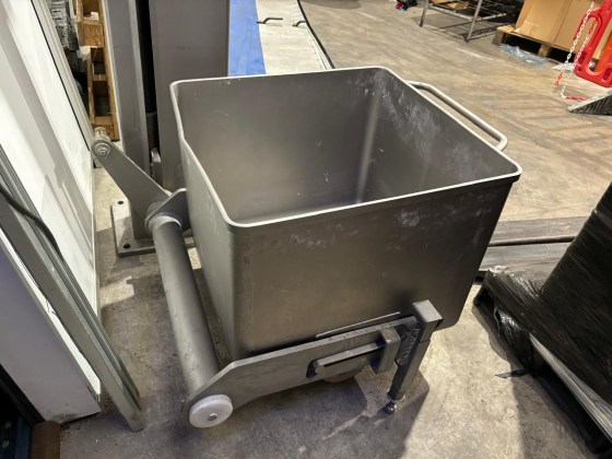 Roser 2021 Tote Bin Lifter Pic 03